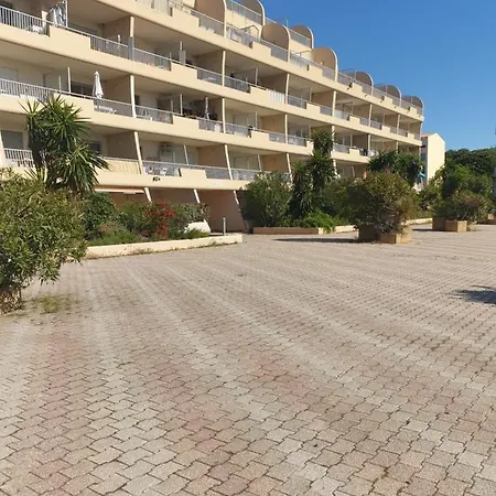Jolie Vue - La Loge Apartment